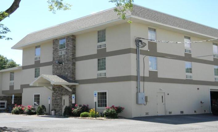 Gamble Farm Inn And Suites Jersey Shore Екстериор снимка